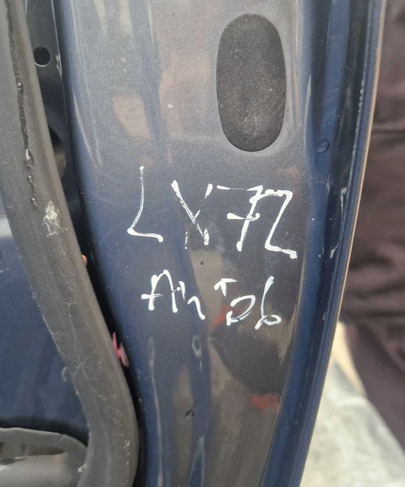 Drzwi prawe przód Audi A4 B6 LX7Z Bez rdzy w kolor