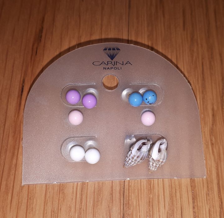 Brincos prateados variados