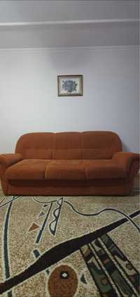 Продаю диван теракотового кольору