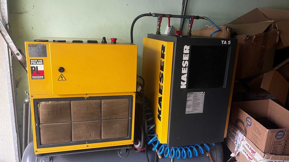 Kompresor Sprężarka śrubowa  model KAESER SX6 z osuszaczem model TA 5
