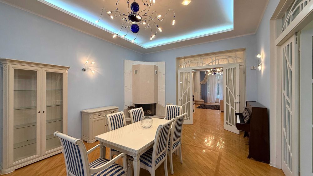 АРЕНДА • 3к кв с камином • Царский дом в Отраде • Французский бульвар