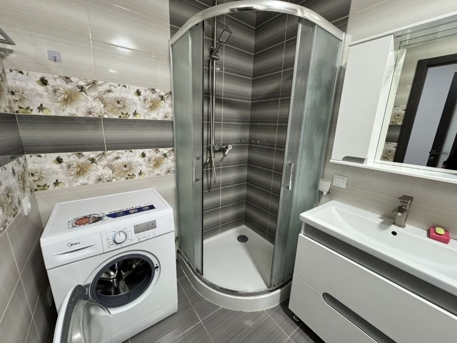 Оренда 3 км квартири з гардеробною Новобудова р-н Бам