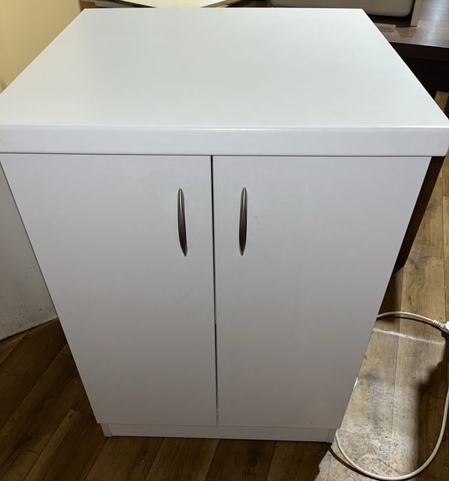 Dwie szafki duża stojąca i mała wisząca