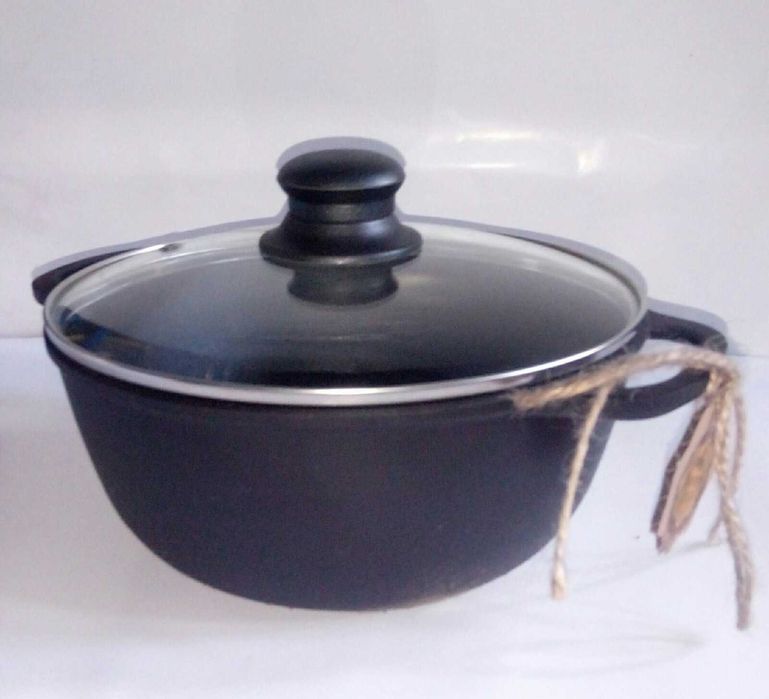 Кастрюля чугунная с крышкой