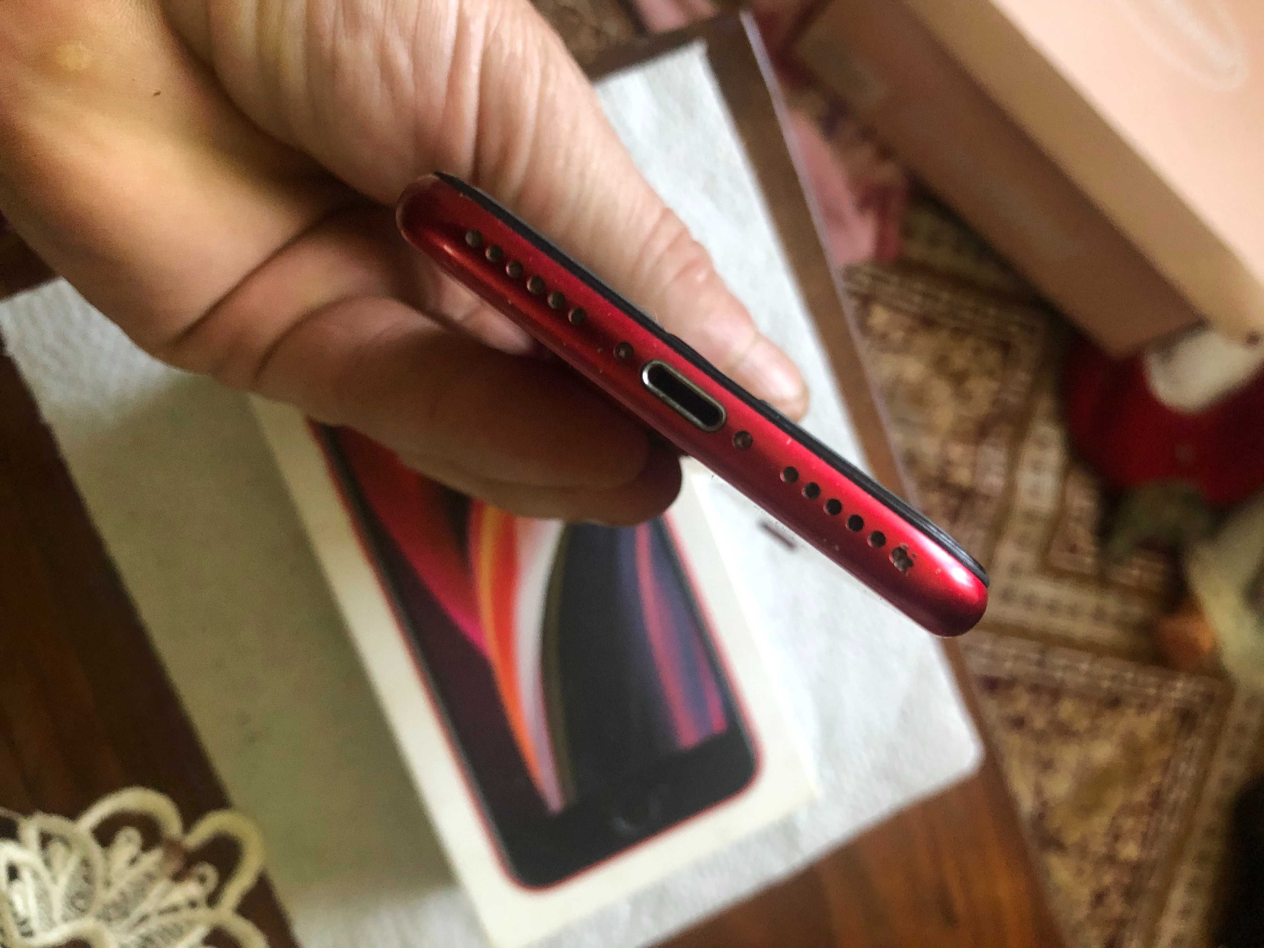 Na części, do odblokowania iPhone SE 2020 A2296 w wersji RED super st.