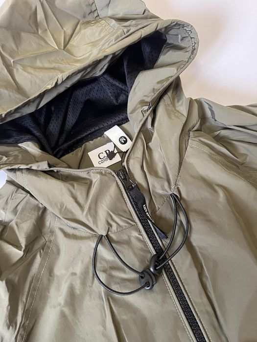 Вітровка C.P company у кольорі хакі,нова,розміри:S,M