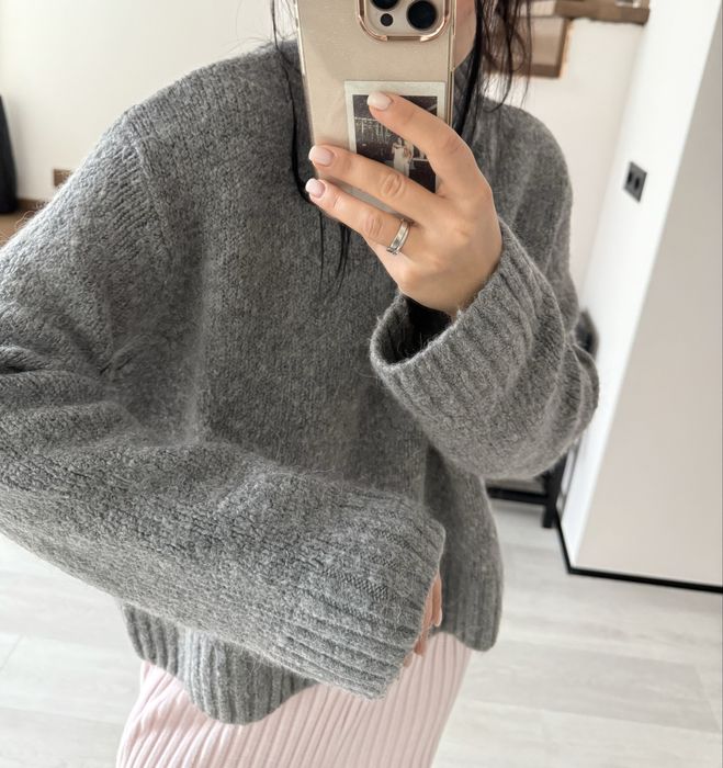 Светр Zara (бєж), H&M (сірий), розмір S, 600 грн