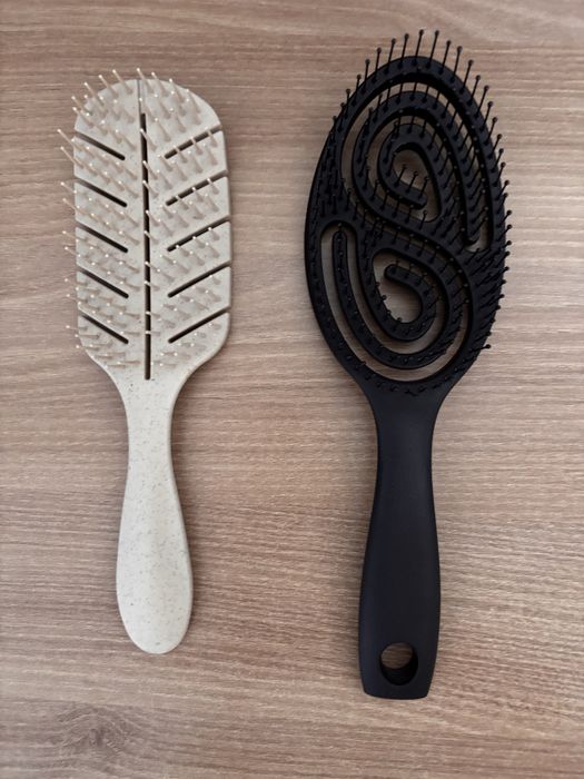 Dwie szczotki do wlosow