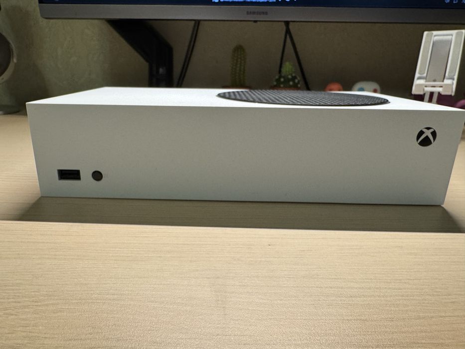 Консоль Xbox series s