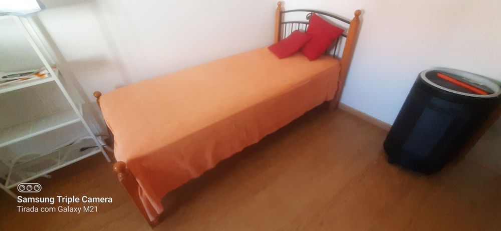 Cama de solteiro com colchão