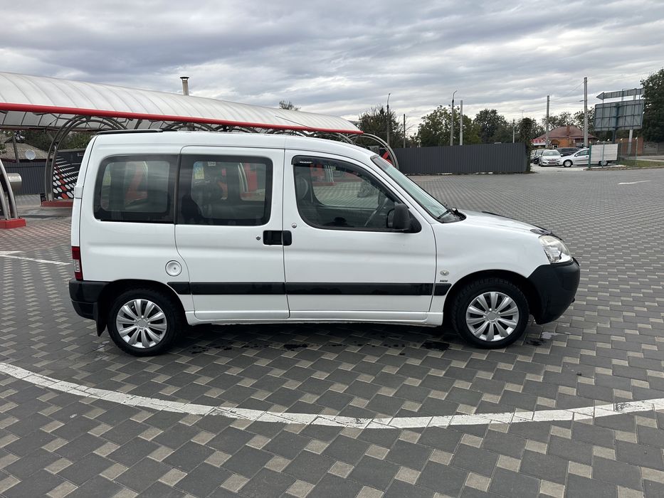 Продам пежо партнер 2008 1.6 дизель