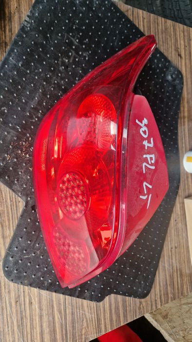 Lampa lewy tyl peugeot 307 Lift