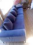 Duża sofa w ładnym kolorze