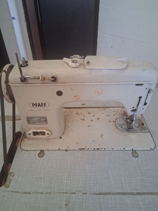 Maquina de costura antiga PFAFF