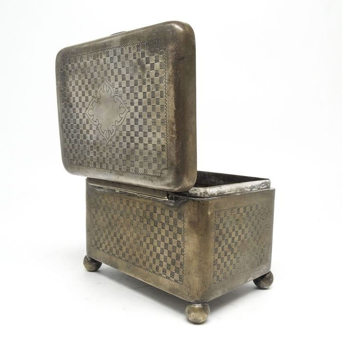 L9P Cukiernica, Bracia Grün Stara Warszawa