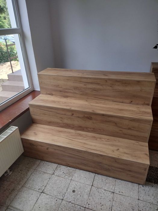 Schody ekspozycyjne 400złszt Oferta Ważna do końca listopada