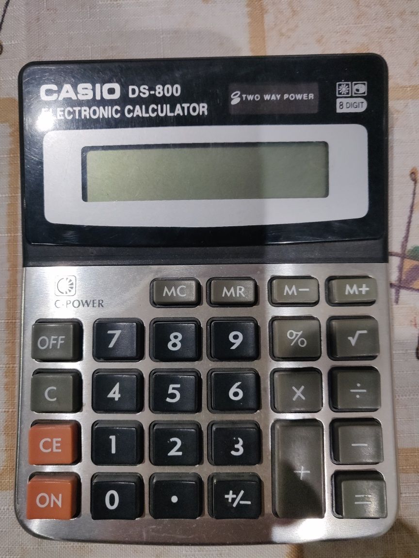 Продаю калькулятор.
