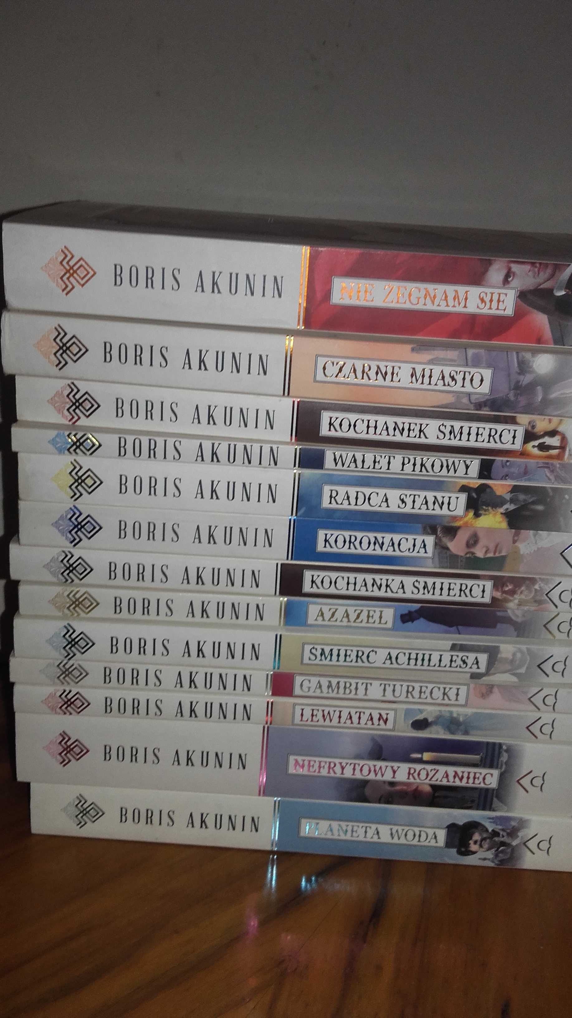 Akunin Boris - Nie żegnam się, Czarne miasto, Koronacja, Azazel