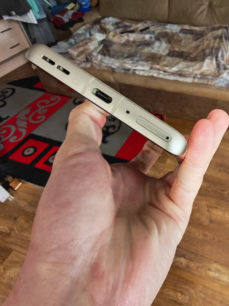 Motorola edge 50 ultra 16 / 1 T   сім+ Е сім ,стан нового