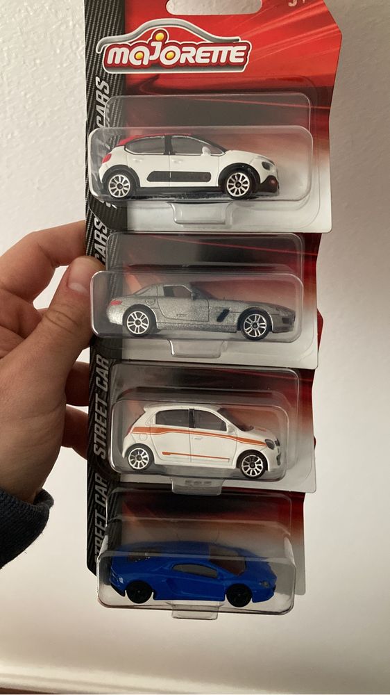 Carrinhos miniatura