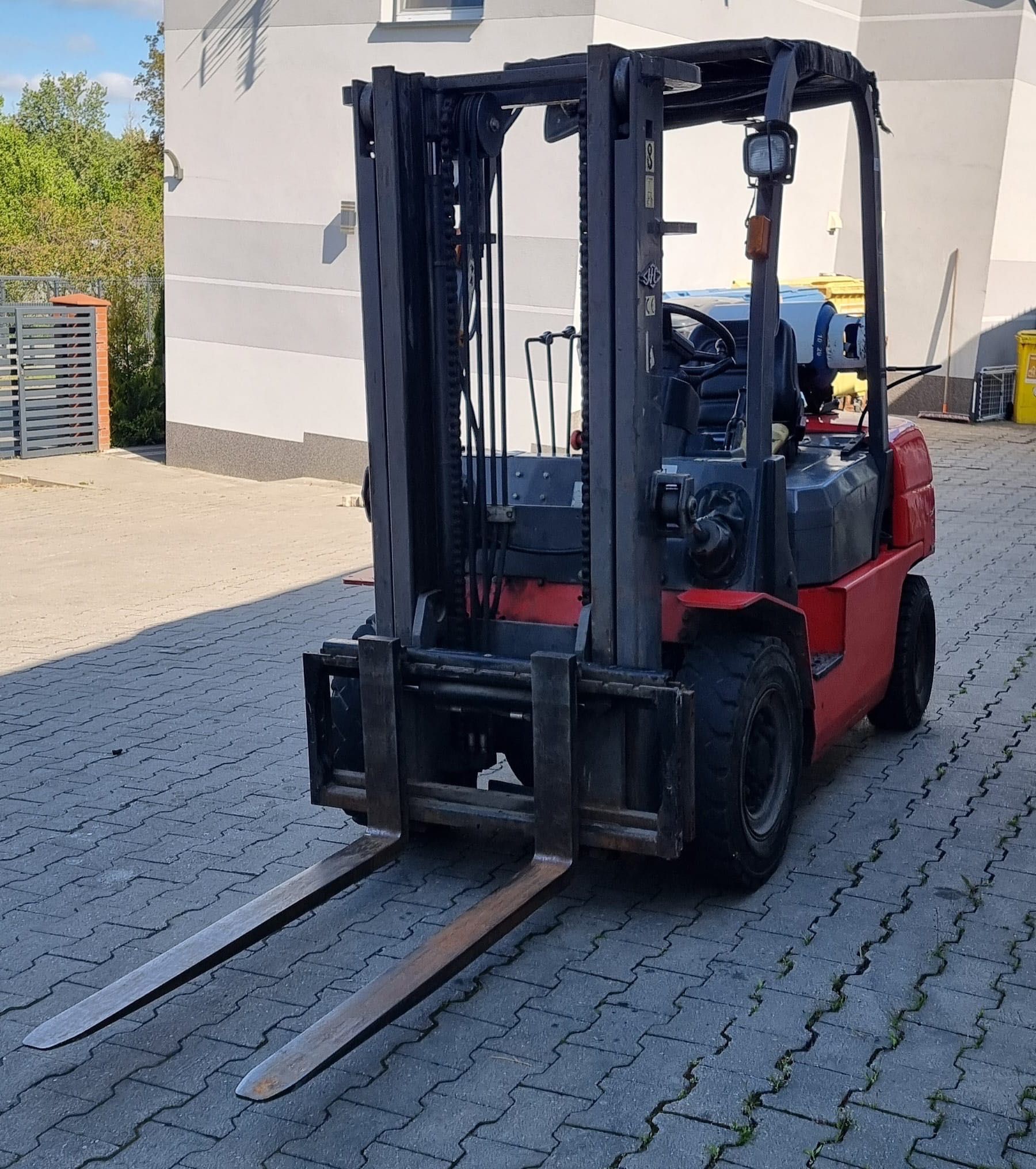 Wózek Widłowy  Hangcha 2500kg udźwigu, świeże bandanie UDT