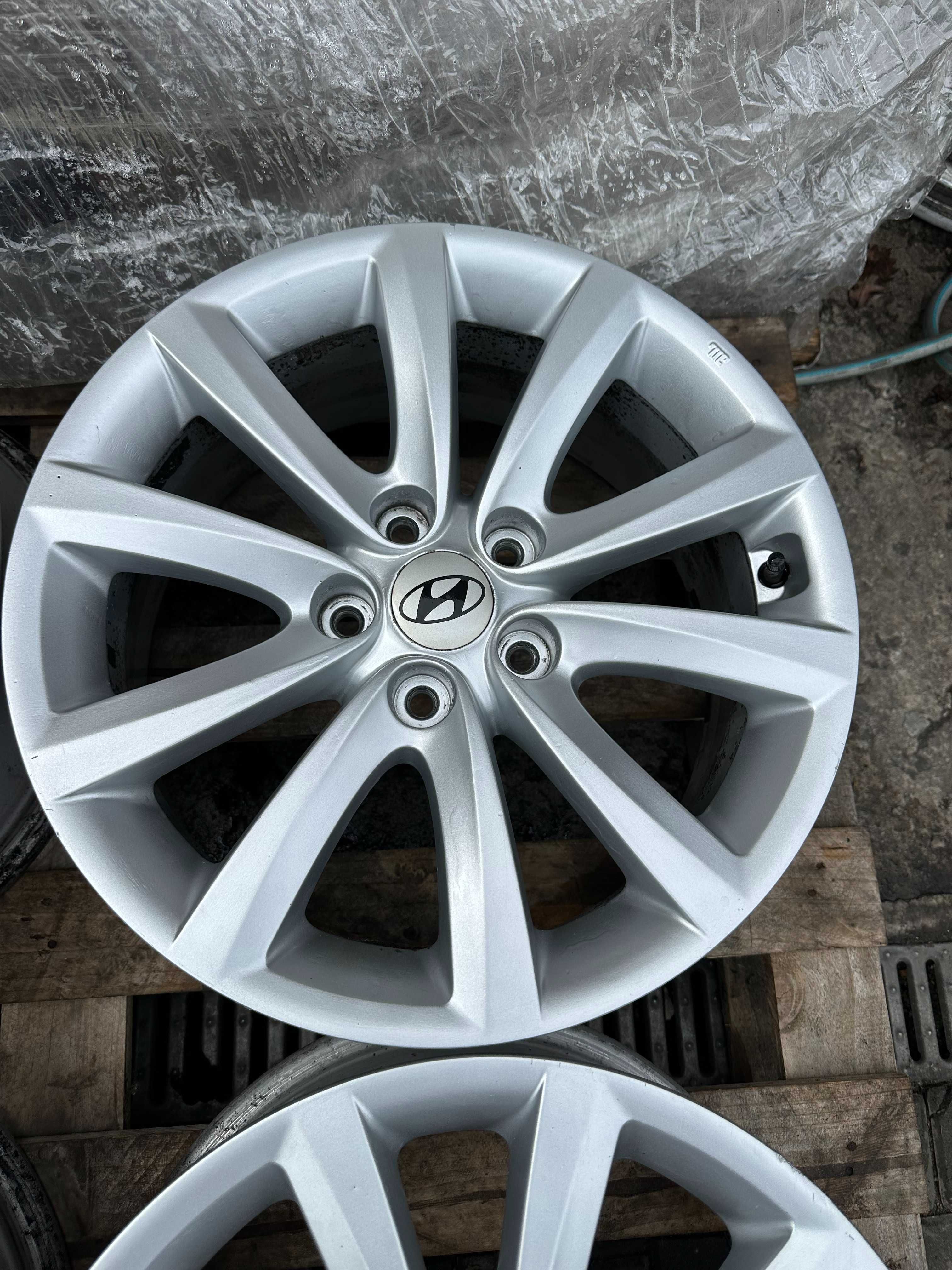 5x114,3 7,5 x 17" et46 Hyundai komplet alufelgi