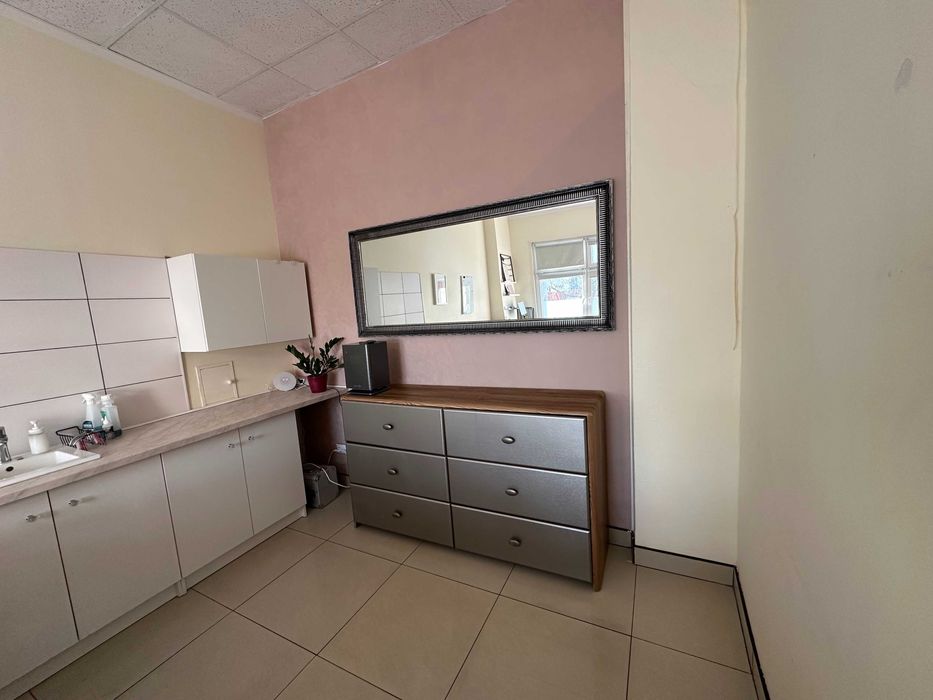 podnajmę lokal - stanowisko w salonie kosmetycznym na osiedlu młodych