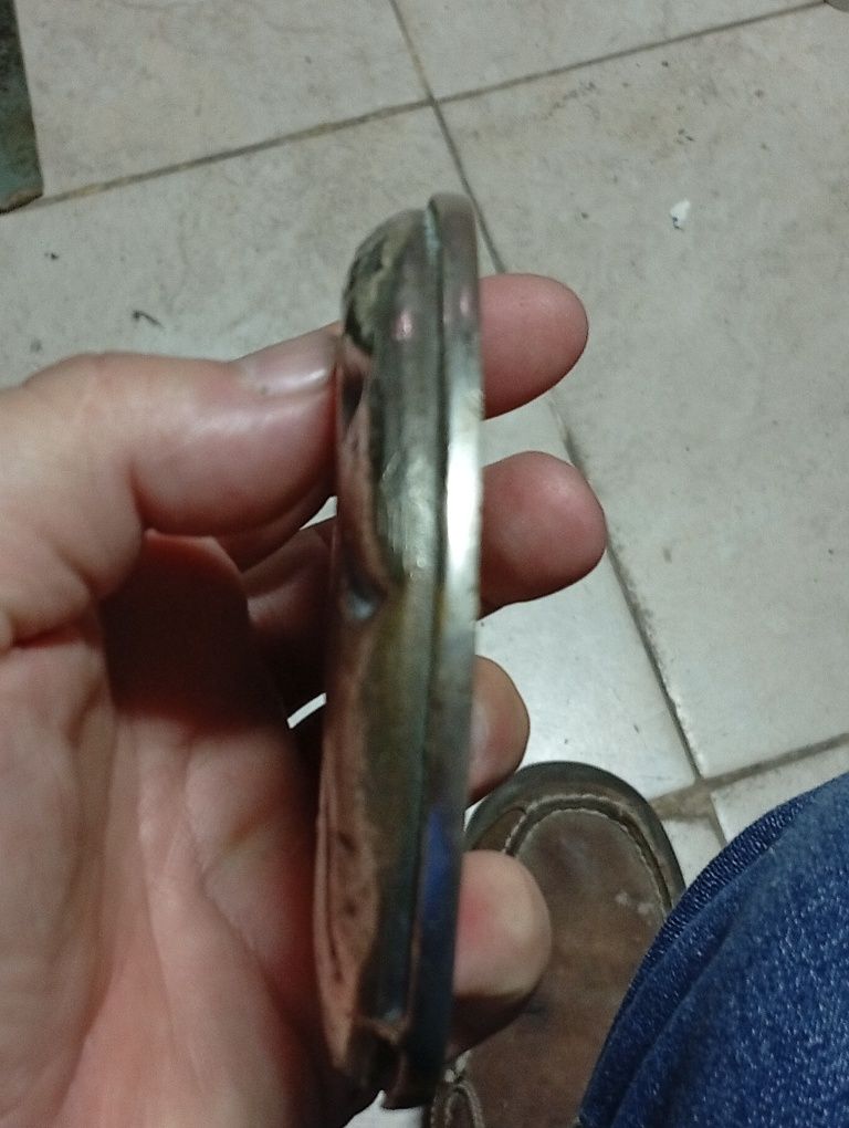 Medalha Grossa em Metal grosso com par Anjinhos