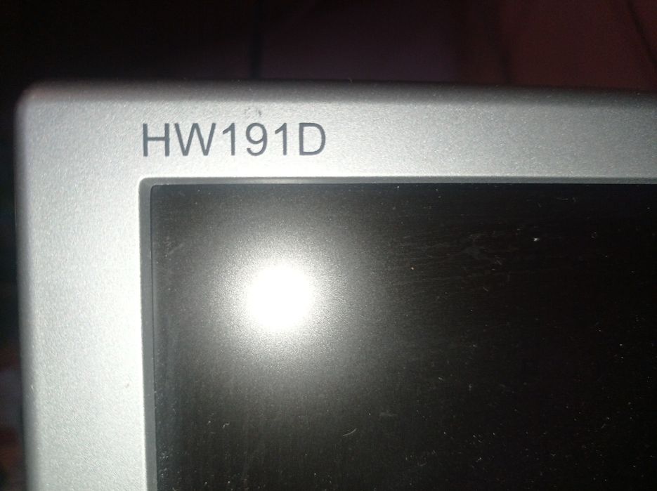 Монитор hanns-g hw191d тухнет через секунду