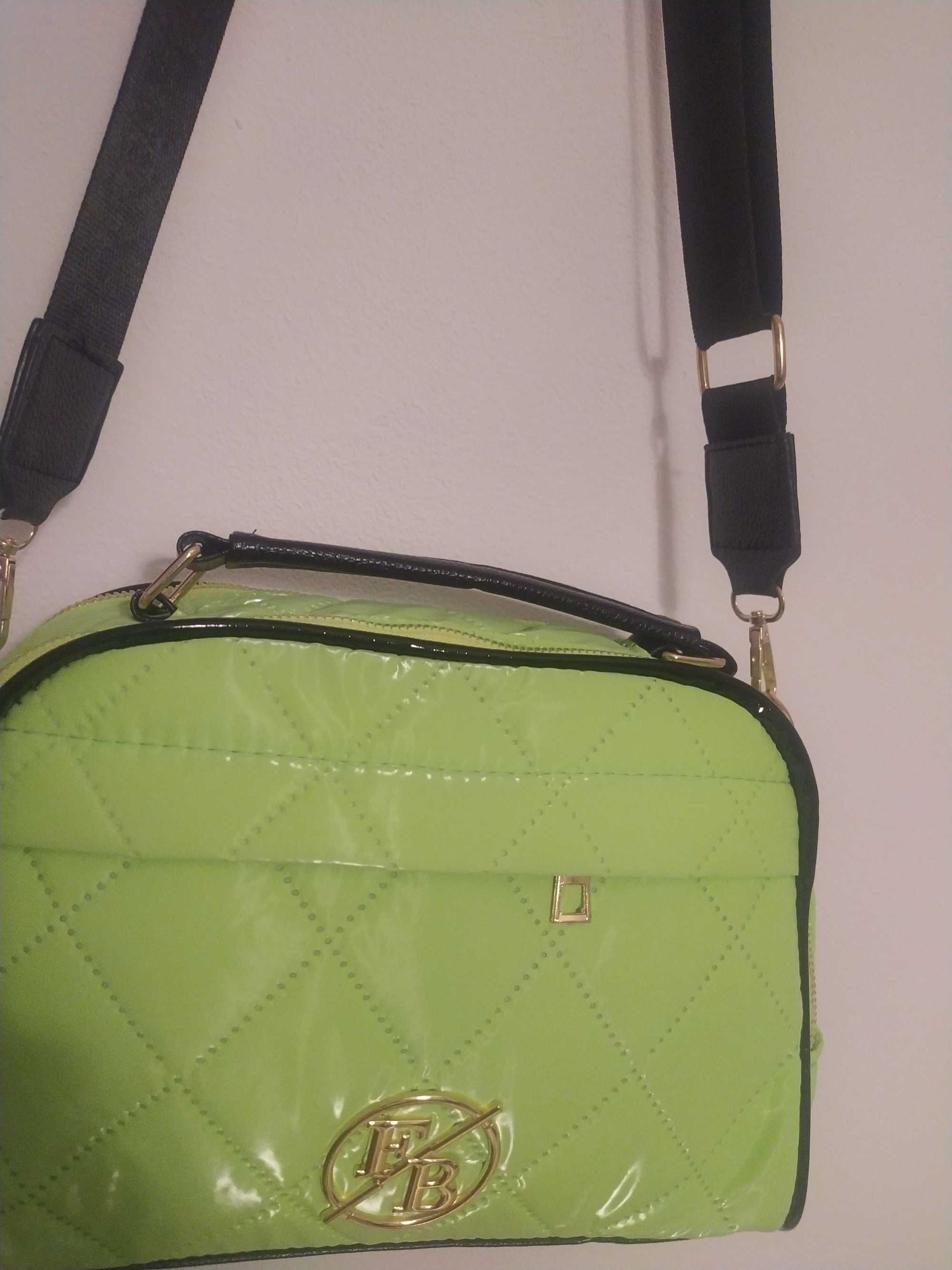 Nowa z metką zielona, neon torebka kuferek Fashion Bags