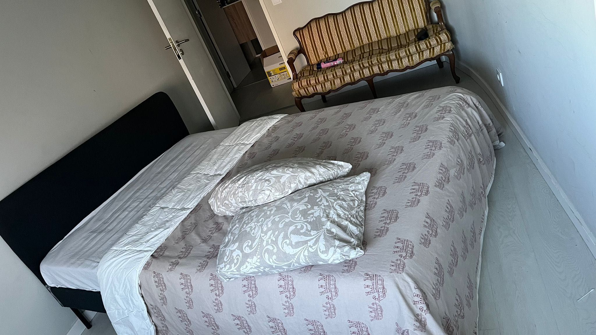 Cama de casal para venda