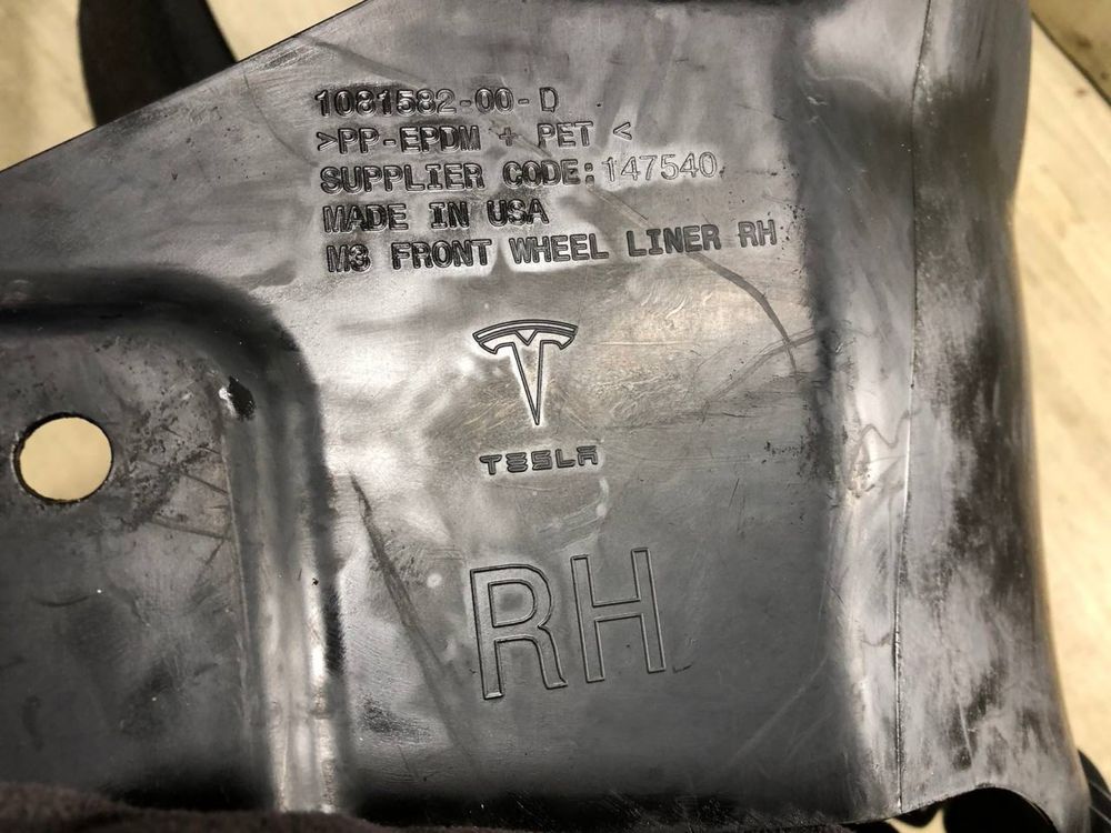 Подкрылок передний правый Tesla Model 3 підкрилок передній правий