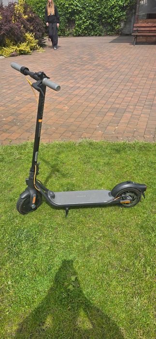 Hulajnoga elektryczna Ninebot f30d używana 300w 22km/h 36v zasięg 30km