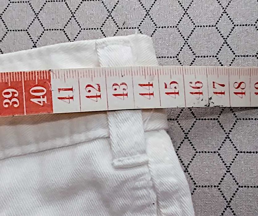 White men's dockers chinos w36 see images for measurements