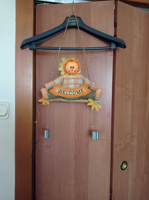 Dekoracja wielkanocna na drzwi.