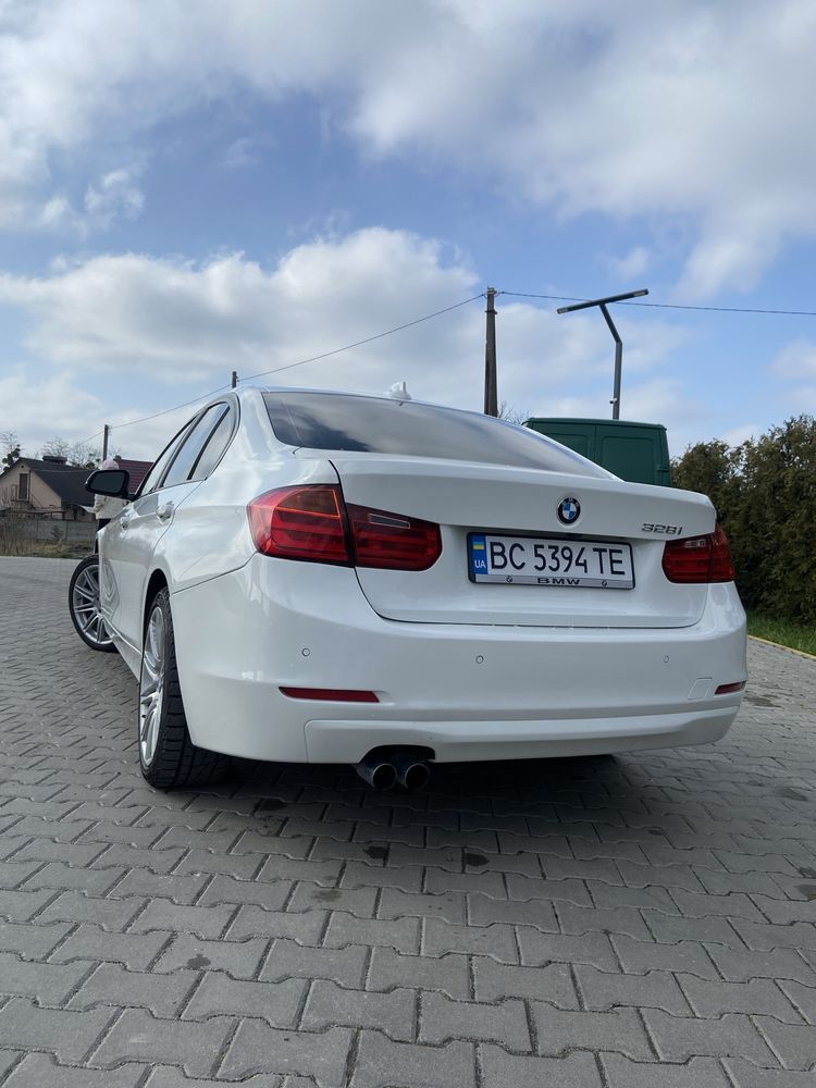 Bmw f30 328 i m look