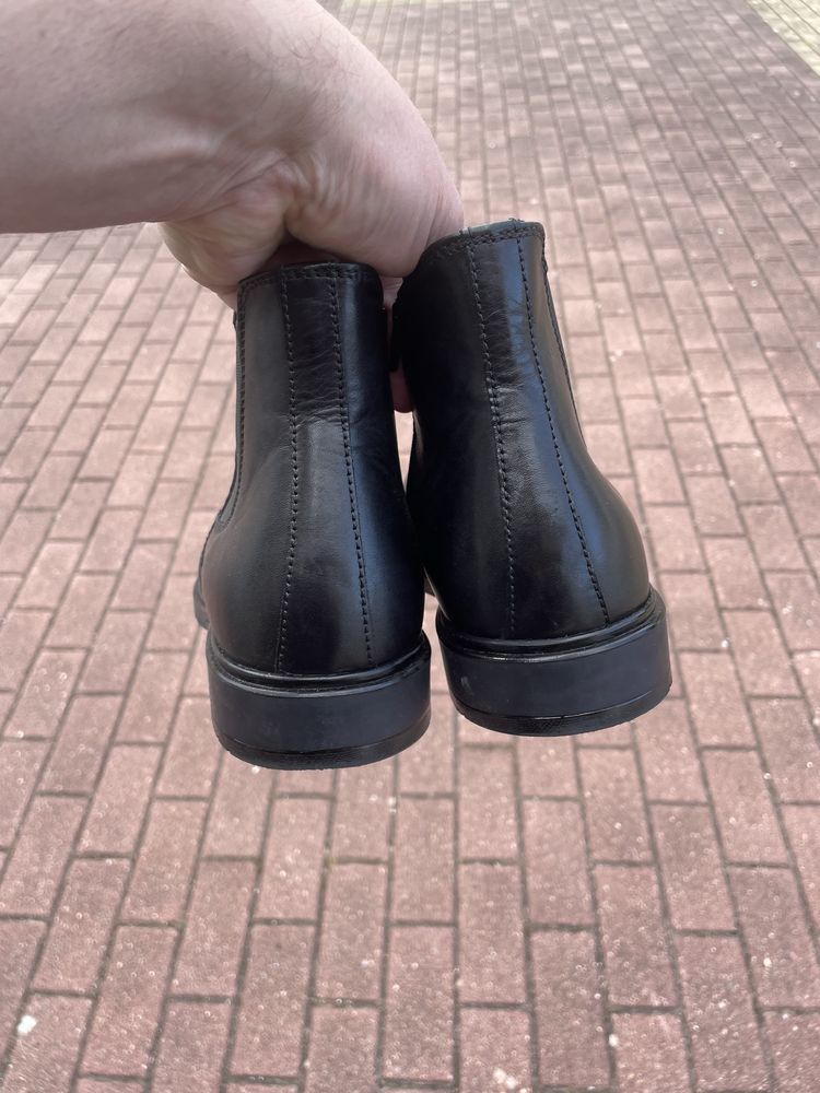 Botas homem pretas novas