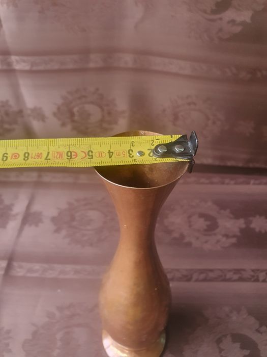 37. Wazonik około 300ml