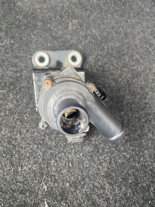 Помпа Насос системы охлаждения електро