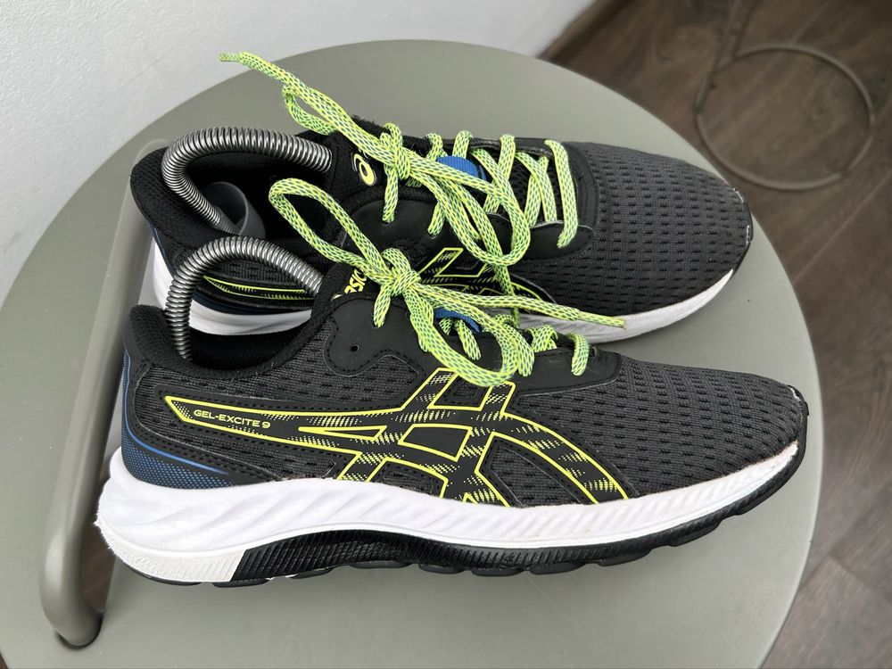 Оригінал! Кросівки Asics Gel Excite 9 39 розмір 02946