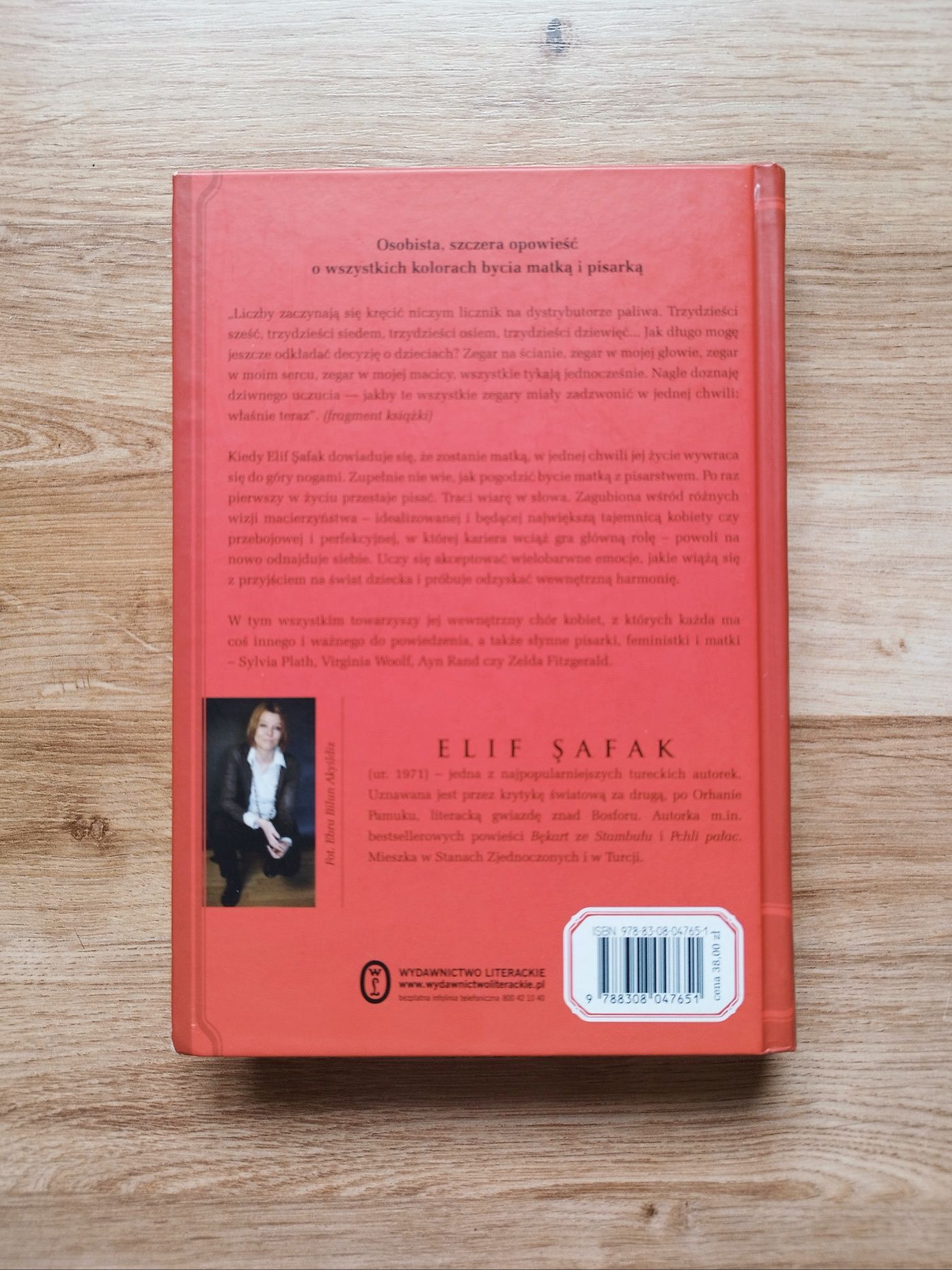 Czarne mleko, Elif Safak