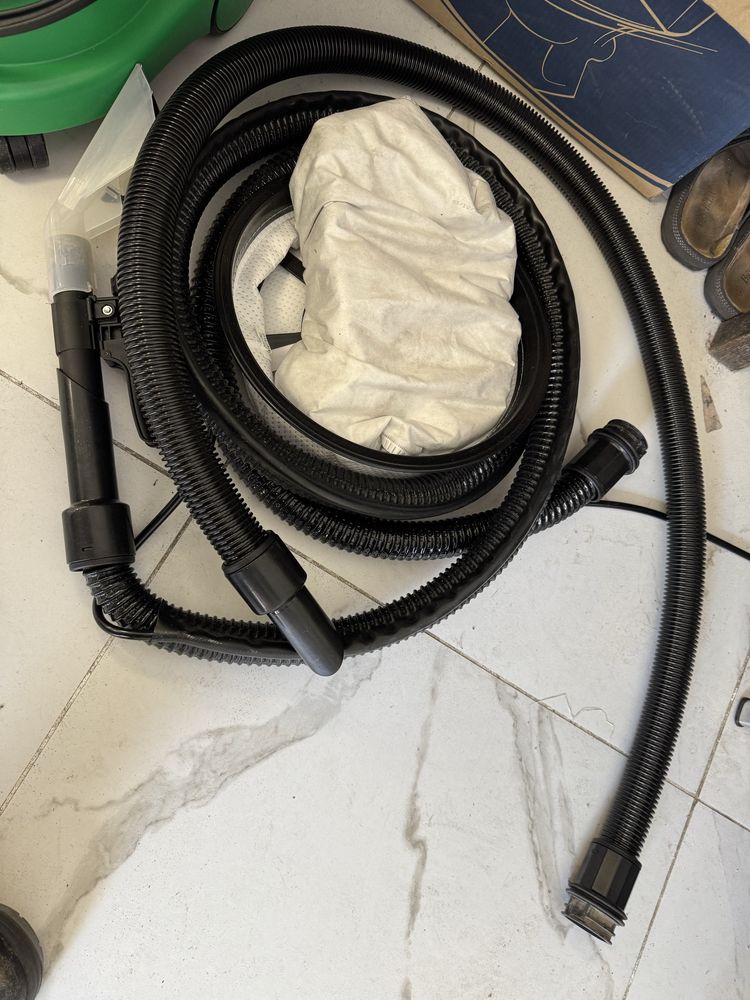 Odkurzacz piorący NUMATIC George GVE370