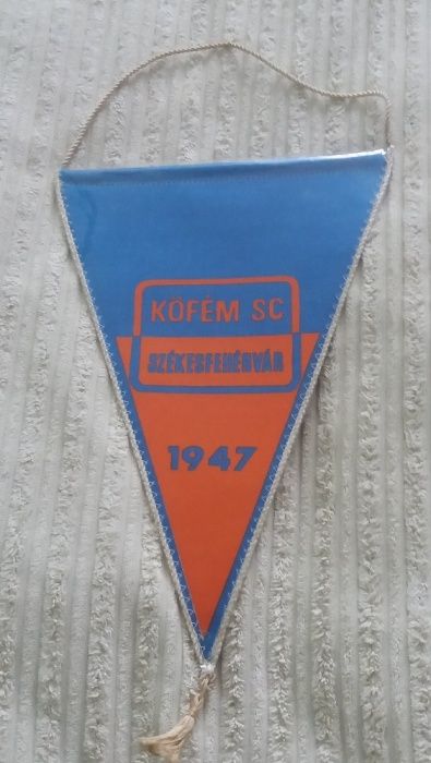 Sprzedam proporczyk klubowy " KOFEM " SC z Szekesfehervar- Węgry