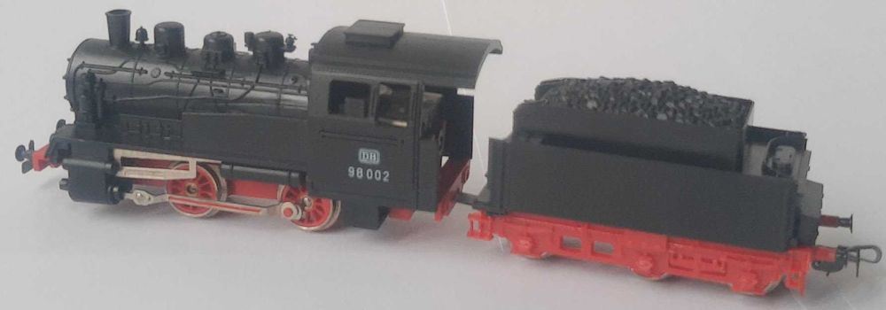 H0 - PIKO - lokomotywa parowóz startowy BR98 z tendrem