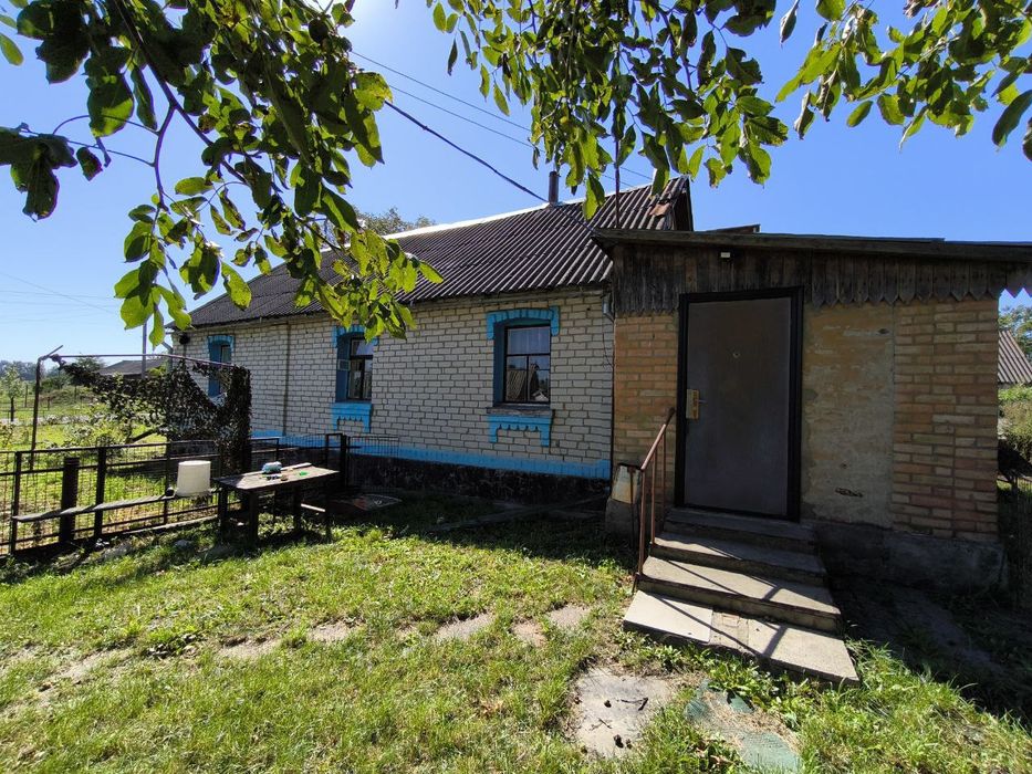 Продам будинок заходь і живи