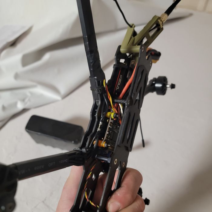 Дрон фпв квадрокоптер