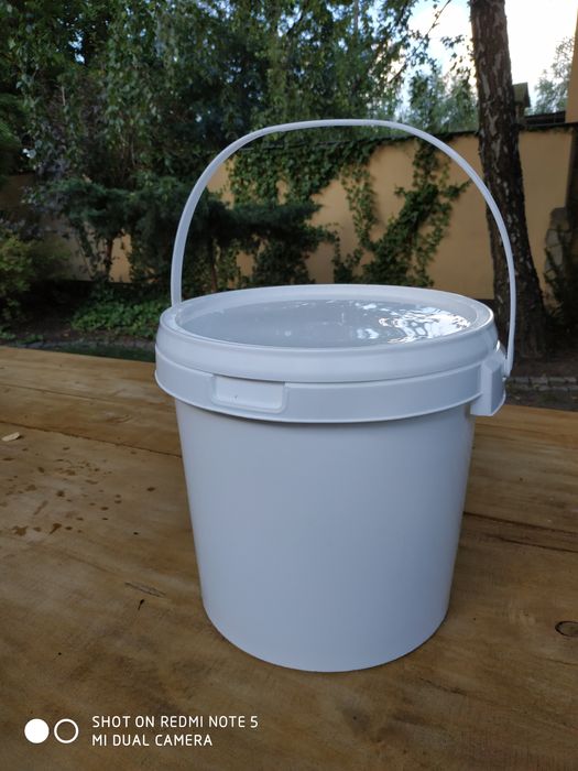 Wiadra plastikowe 20l z deklem