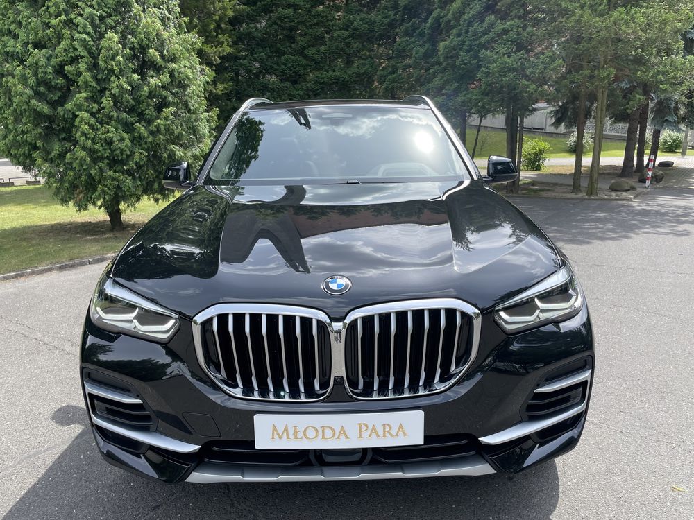 Auto do ślubu BMW X5 w kolorze BIAŁYM i CZARNYM