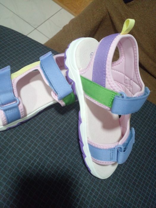 Босоніжки на літо