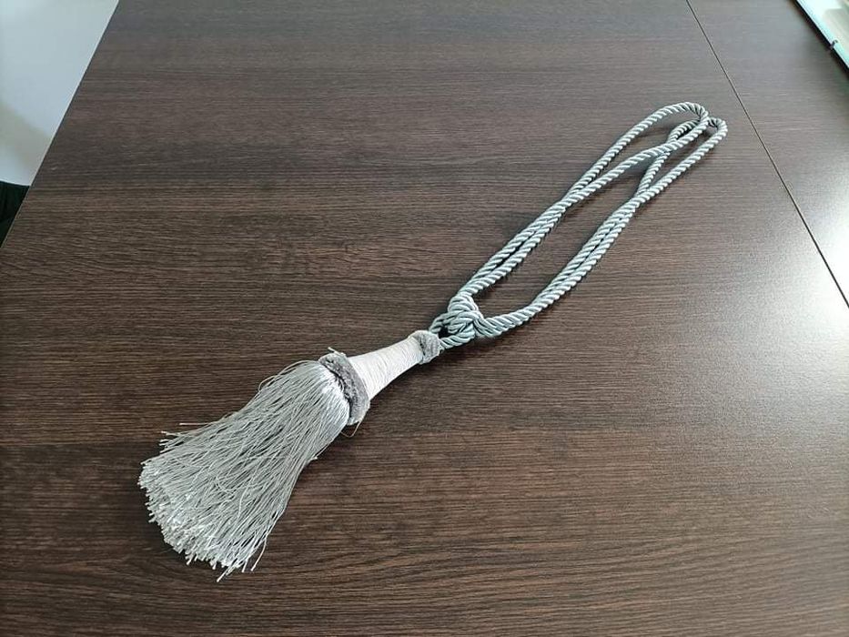 Chwost, sznur do upinania zasłon srebrny